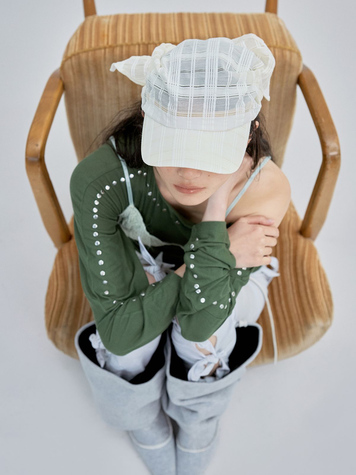 어썸니즈(AWESOME NEEDS) 스카프 캡_체크 크림