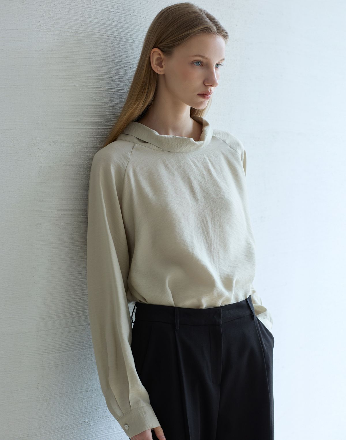 누토프(NUTOFFE) Duns Blouse_Beige