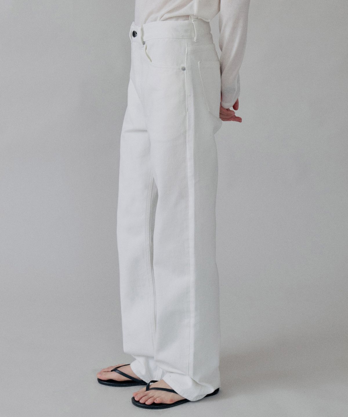 스텝어라운드(STEP AROUND) Classic Straight Leg Denim_WHITE