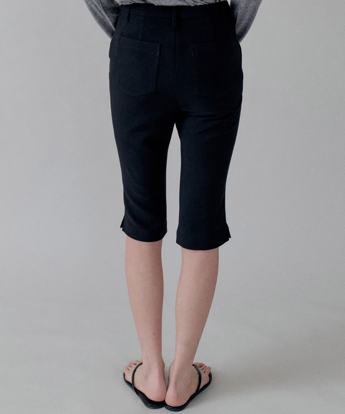 스텝어라운드(STEP AROUND) Stretch Capri Pants_BLACK
