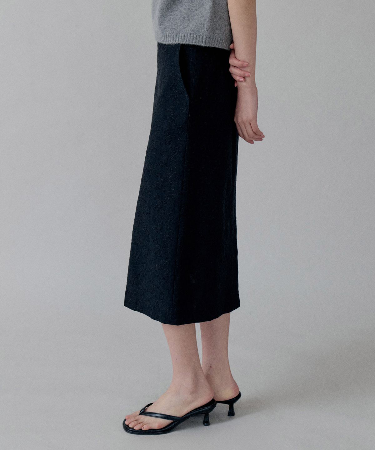 스텝어라운드(STEP AROUND) Floral Straight Skirt_BLACK