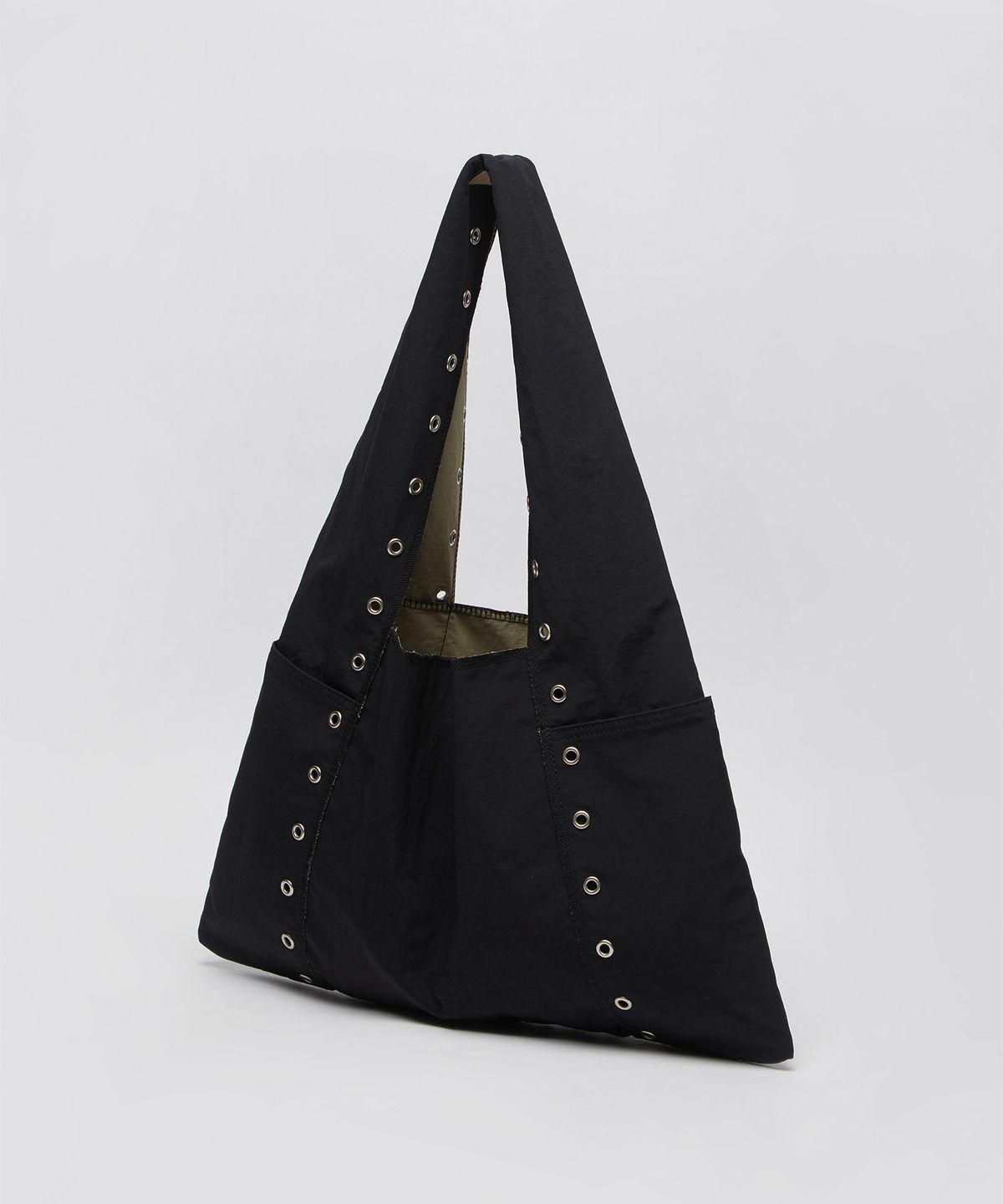아카이브앱크(ARCHIVEPKE) Eyelet shoulder bag(Black)_OVBSM26151BLK