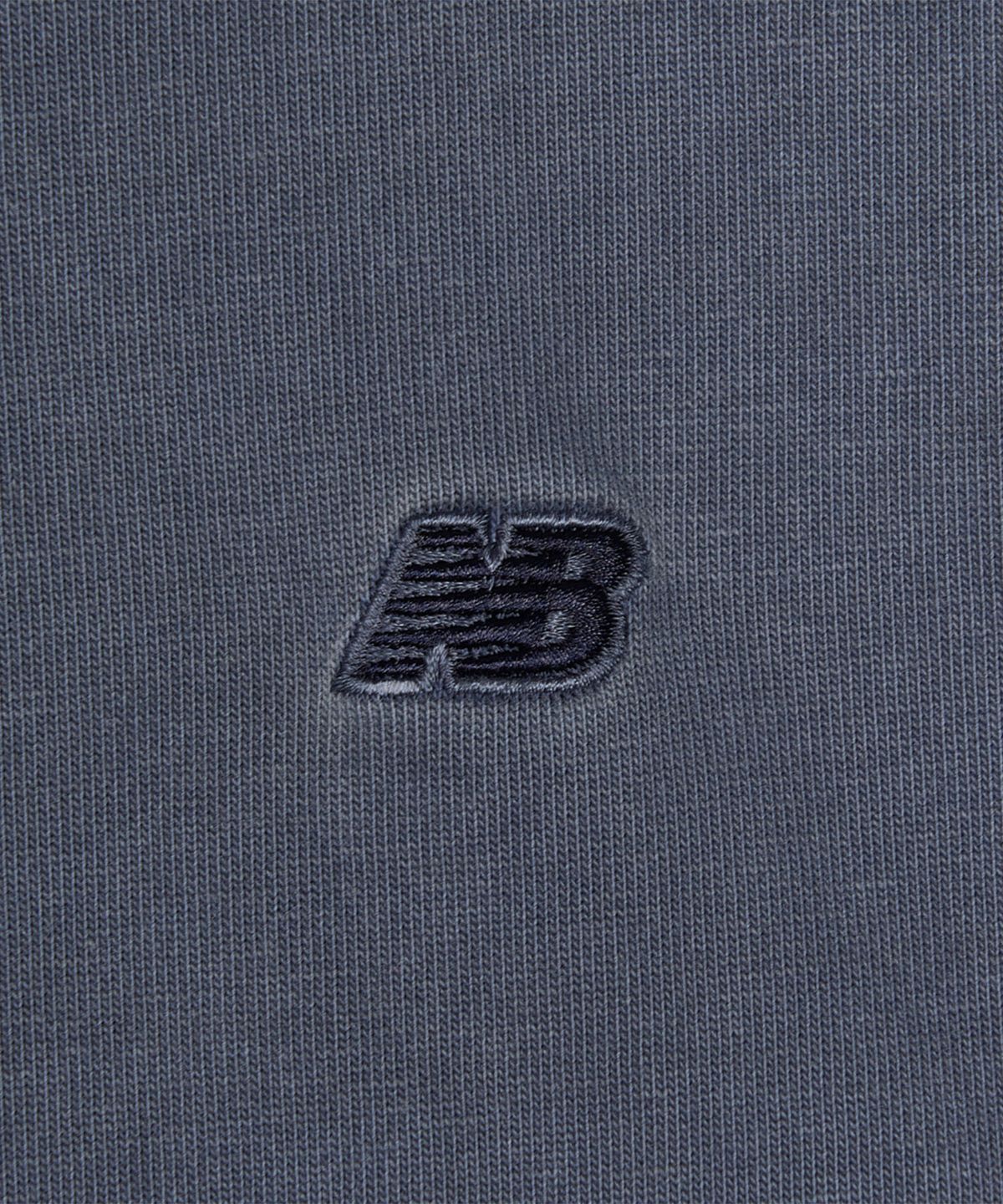 뉴발란스(NEW BALANCE) NBNEG31203 / UNI 에센셜 스몰로고 반팔티 (D/BLUE)