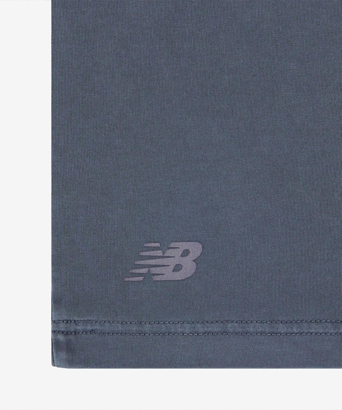 뉴발란스(NEW BALANCE) NBNEG31203 / UNI 에센셜 스몰로고 반팔티 (D/BLUE)