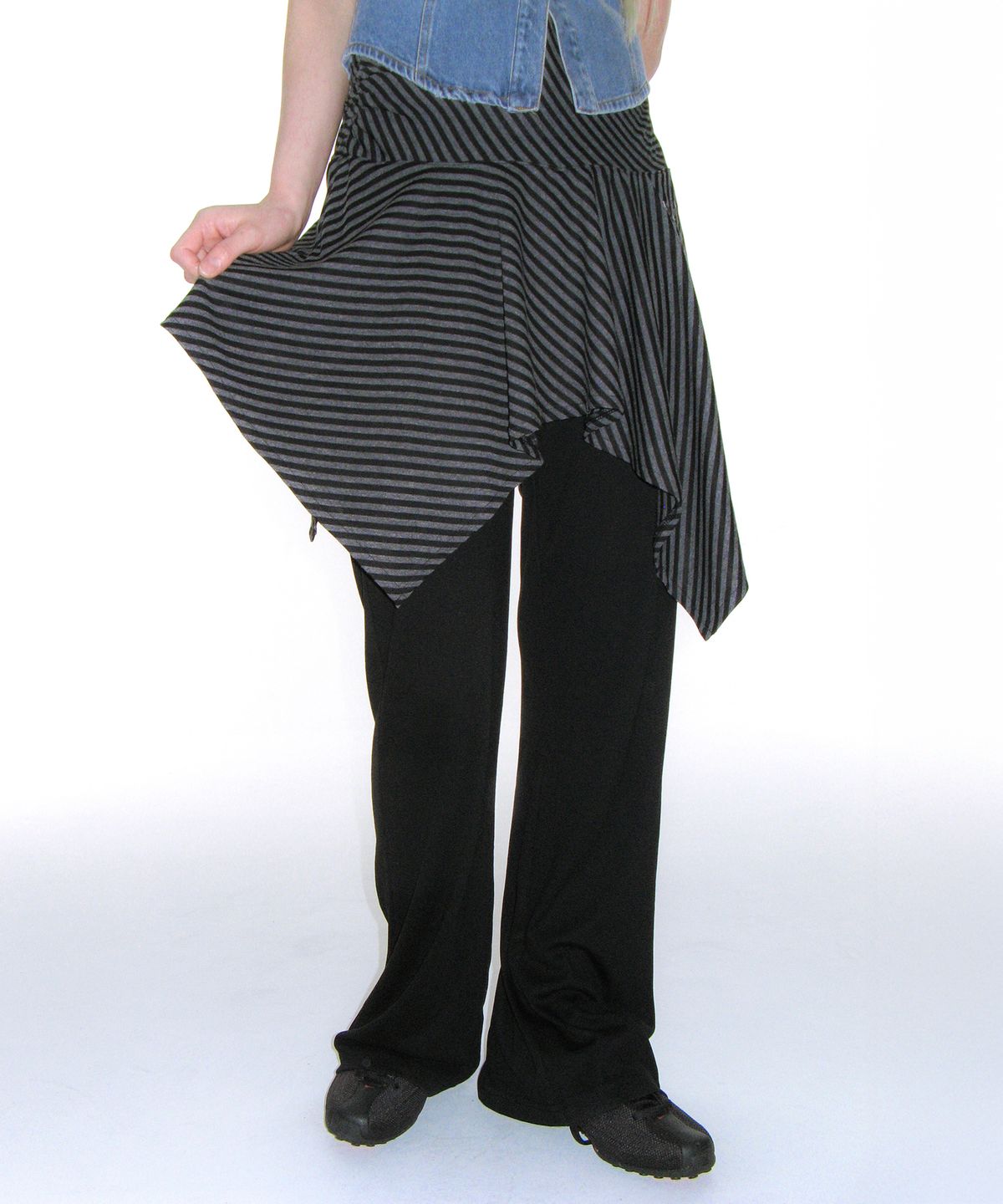 아메스 월드와이드(AMES-WORLDWIDE) UNBALANCE LAYERED SKIRT PANTS BLACK