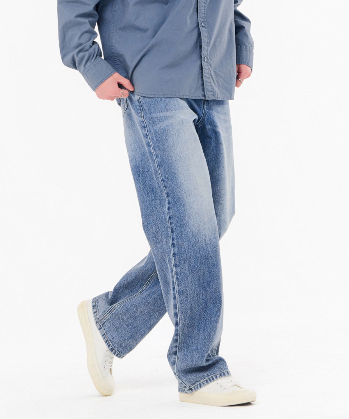 체이스컬트(CHASECULT) 남성 라이트톤 와이드 데님 팬츠-FBRK2329C0D