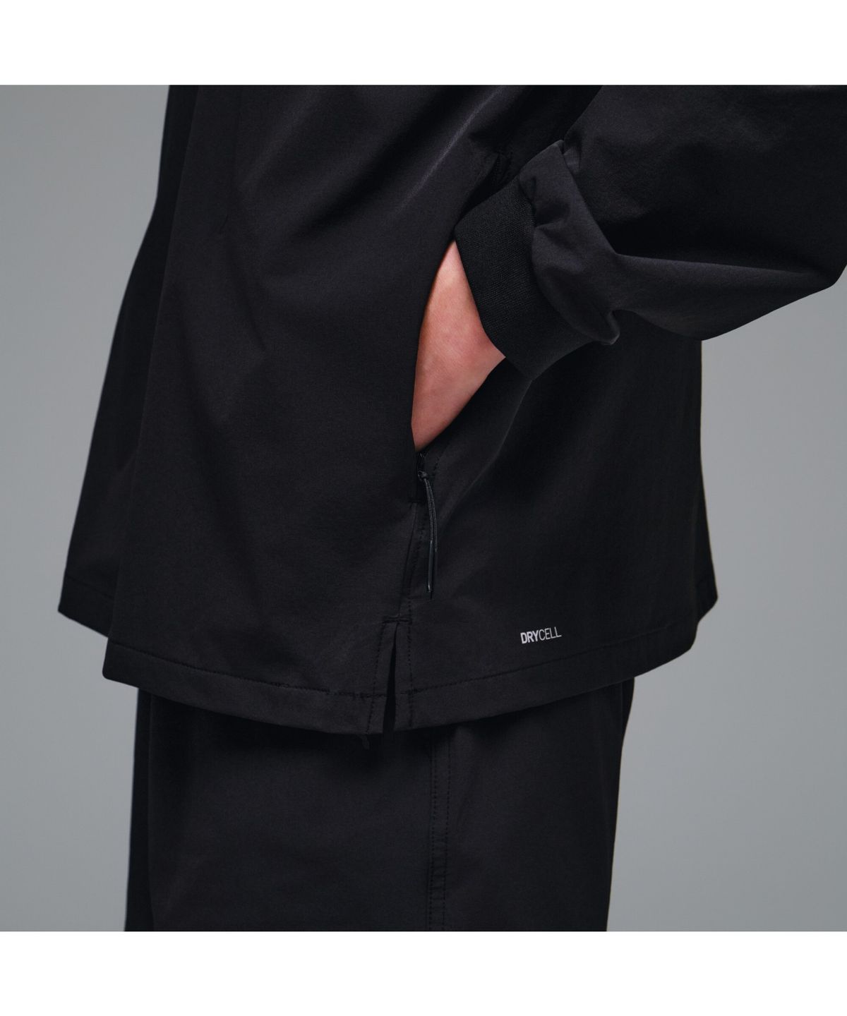 푸마(PUMA) 남성 프리미엄 베이직 우븐 크루 M Premium Basic Woven Crew (52975301)