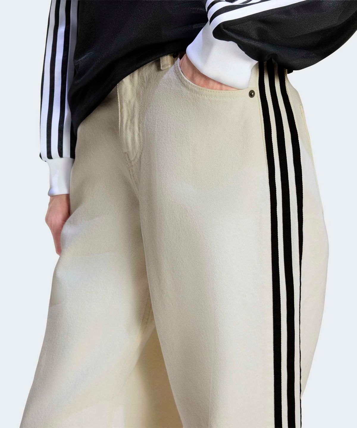 아디다스(ADIDAS) 파이어버드 트랙 팬츠 데님 - 화이트 / KD2895
