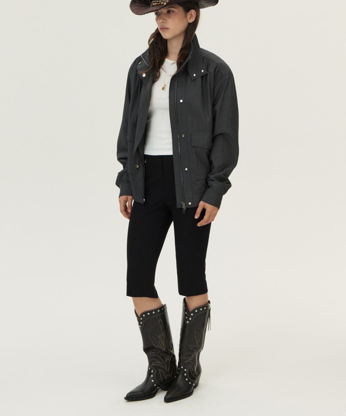 쿠메(KUMÉ) Back Slit Capri Pants, Black