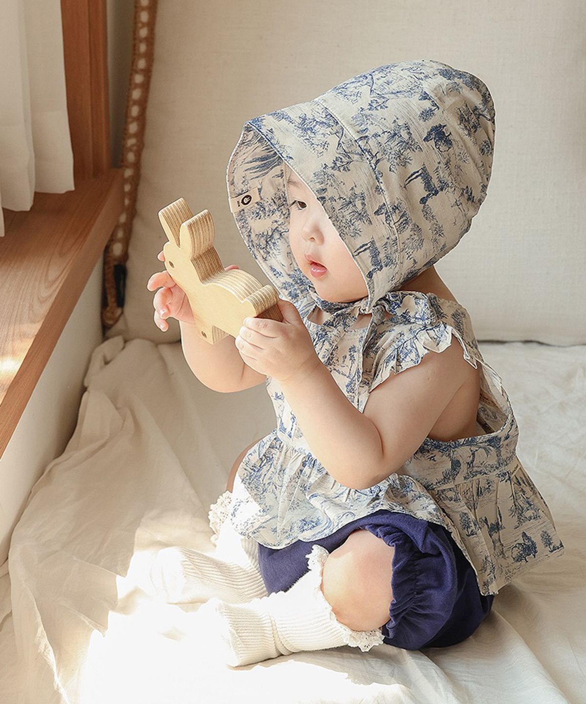 아림클로젯(ARIMCLOSET) 루브르에서도 돋보이는 중 - 아기 민소매블라우스