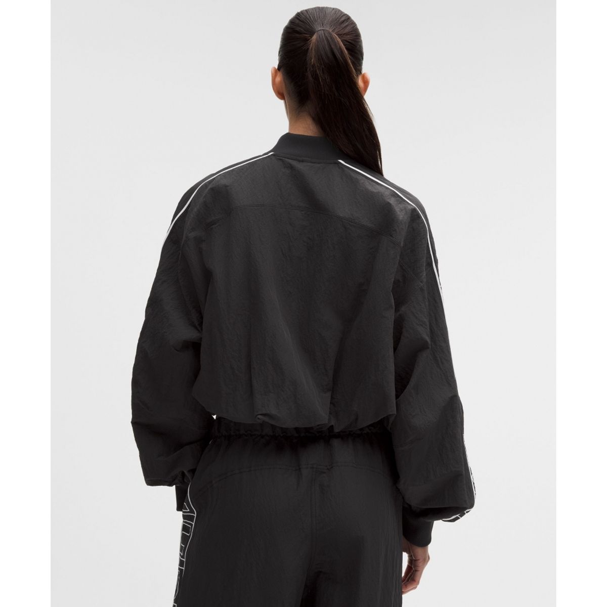 룰루레몬(LULULEMON) 크링클 나일론 트랙 재킷 *워드마크  BLK WHT