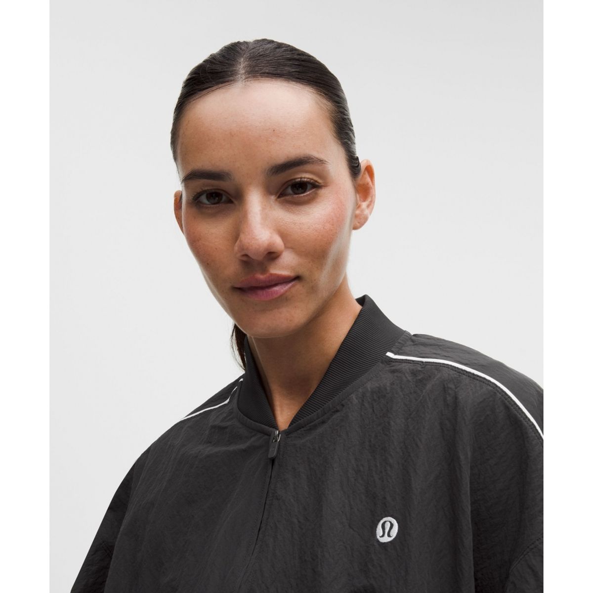 룰루레몬(LULULEMON) 크링클 나일론 트랙 재킷 *워드마크  BLK WHT