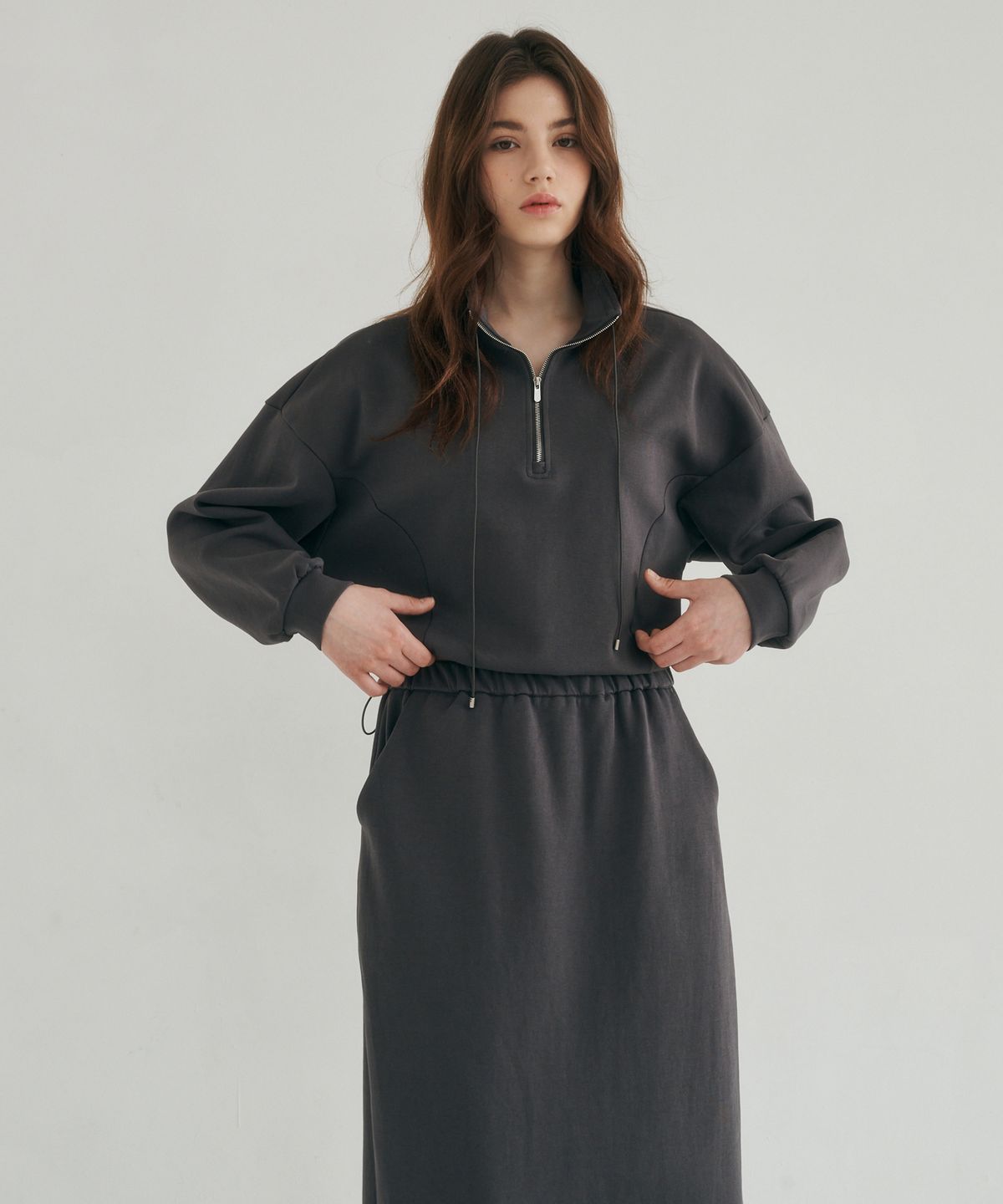로시로우(LOSSYROW) Line Half-Zip Setup charcoal