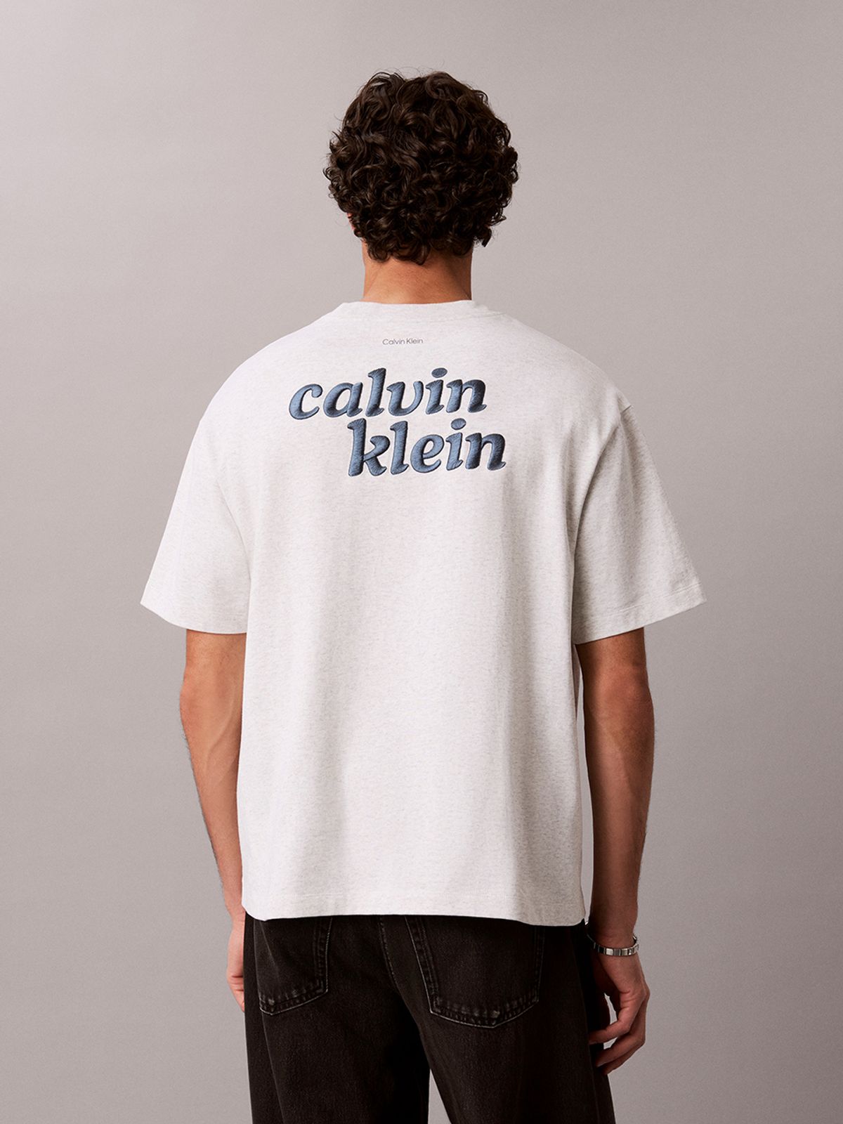캘빈클라인 진(CALVIN KLEIN JEANS) 헤비 오픈엔드 저지 그래픽 티 4RG248G P74