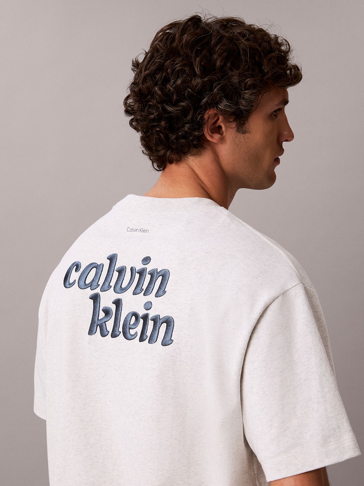 캘빈클라인 진(CALVIN KLEIN JEANS) 헤비 오픈엔드 저지 그래픽 티 4RG248G P74