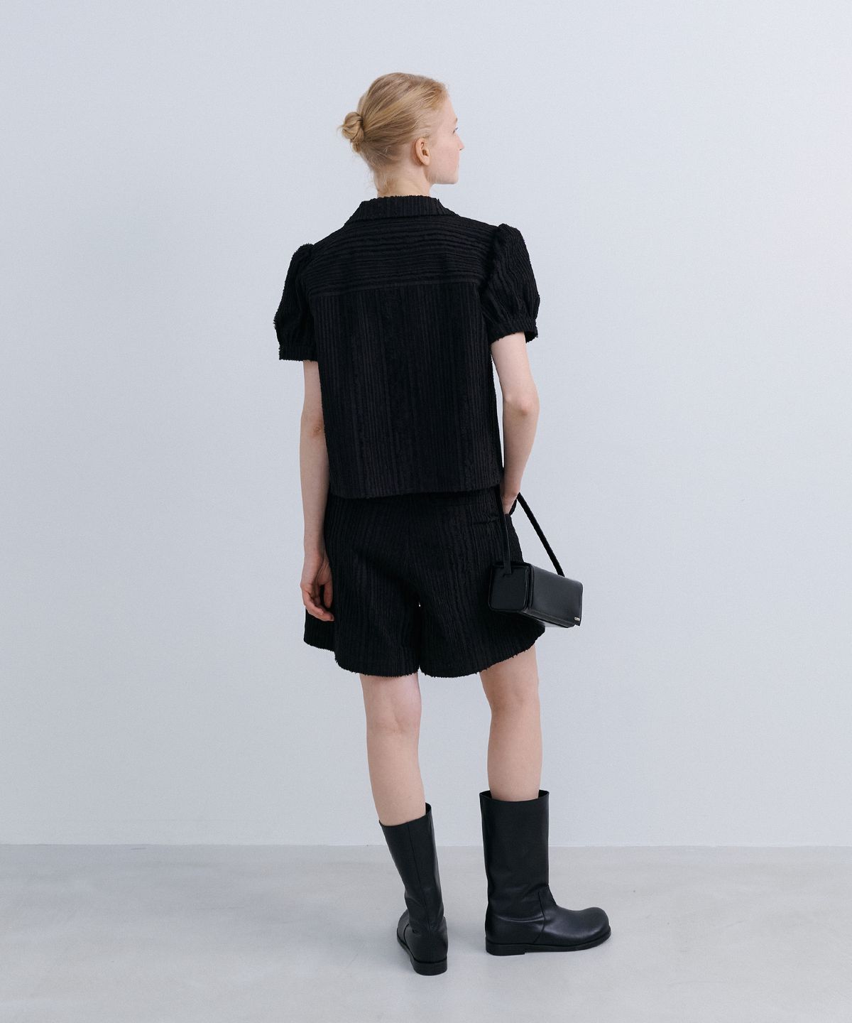 에핑글러(EPINGLER) ORIGAMI MIDI SHORTS - BLACK