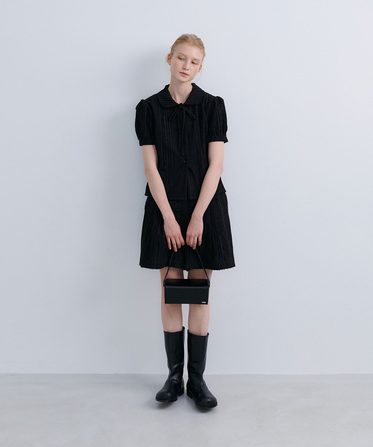 에핑글러(EPINGLER) ORIGAMI RIBBON CROP SHIRT - BLACK