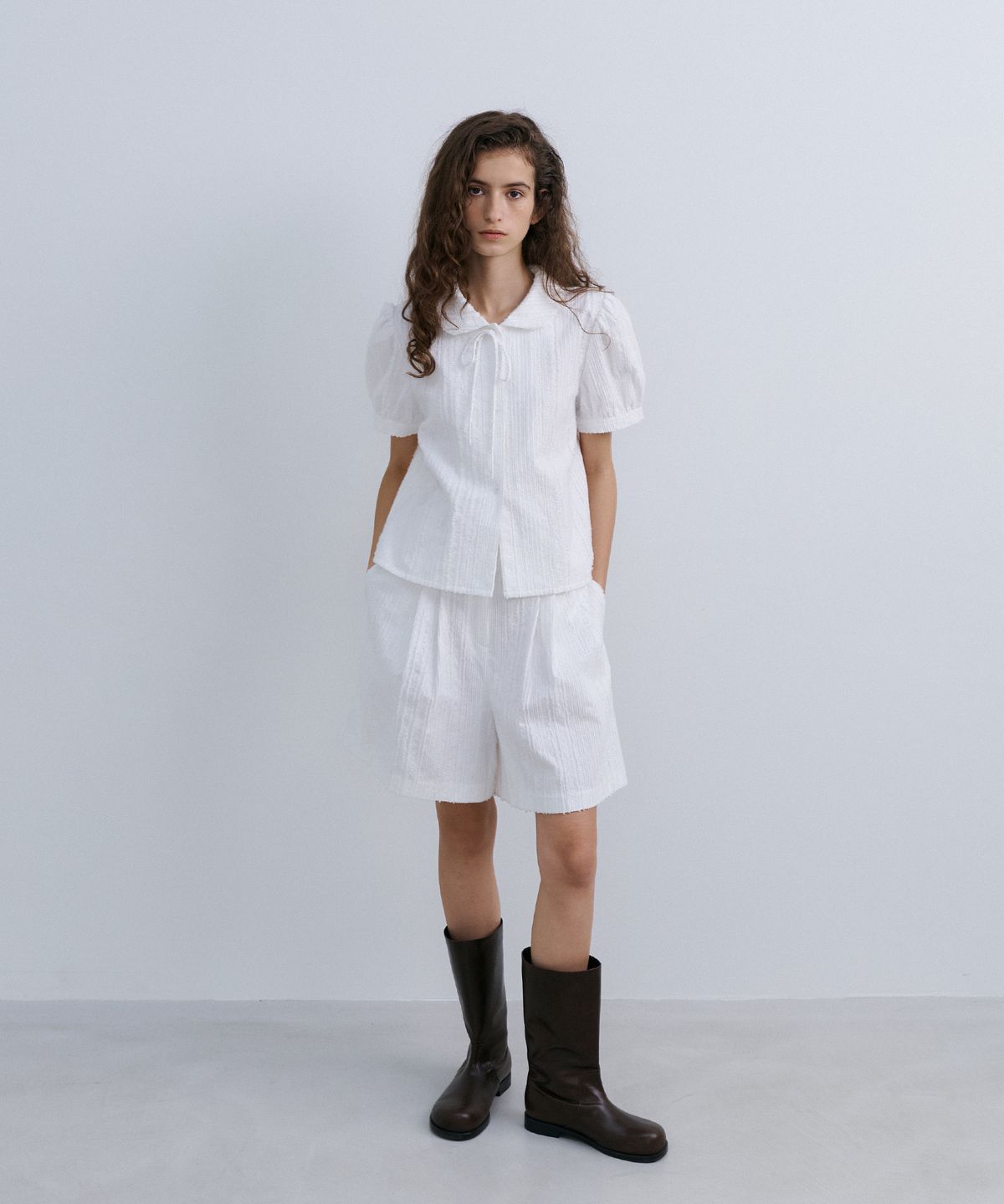 에핑글러(EPINGLER) ORIGAMI RIBBON CROP SHIRT - WHITE