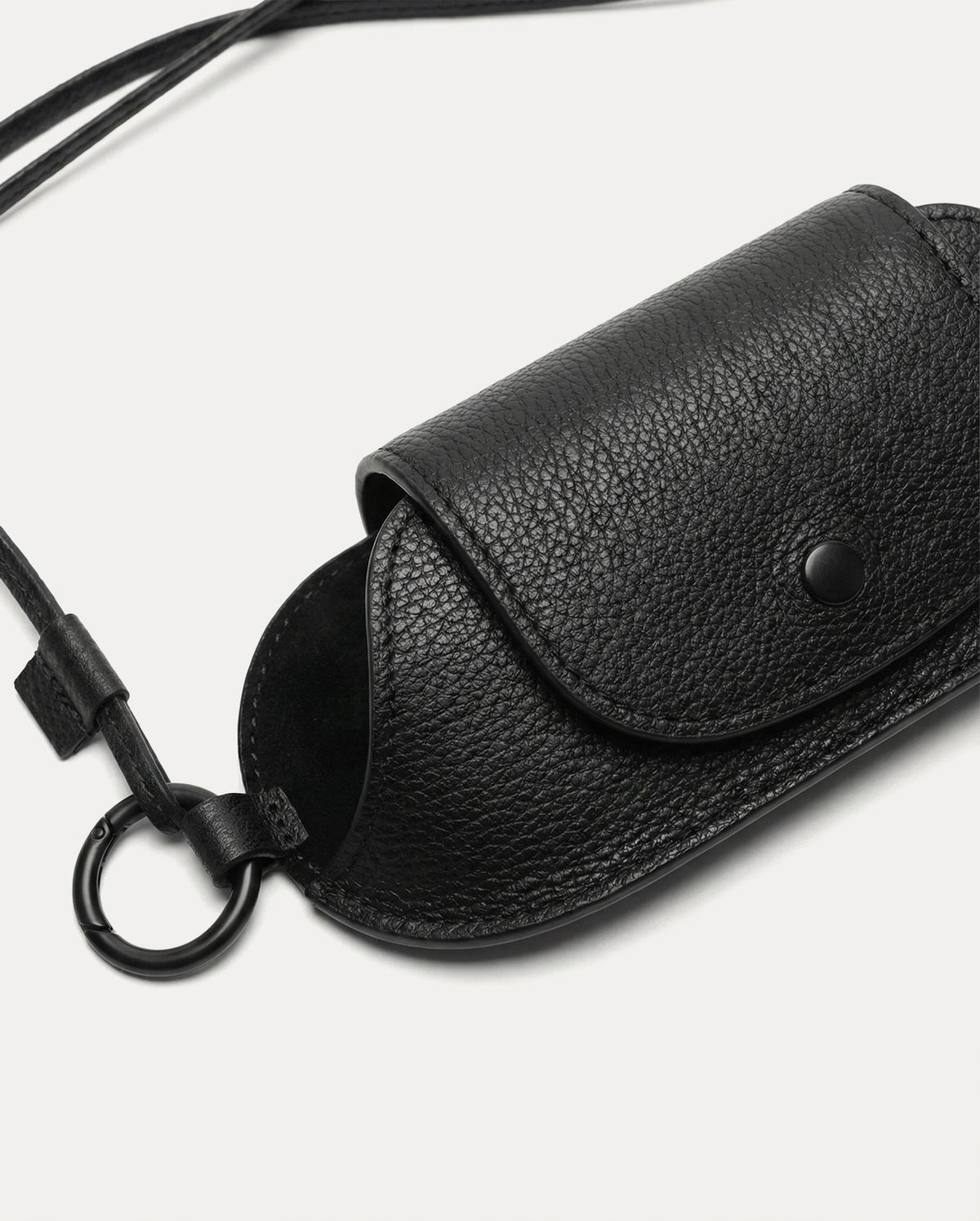 래쉬(LASH) LEATHER EYEWEAR NECKLACE (BLACK)