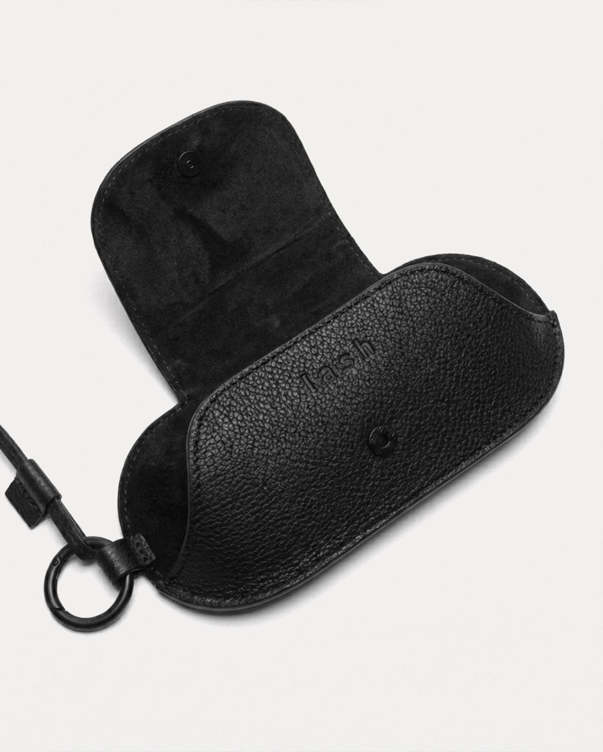 래쉬(LASH) LEATHER EYEWEAR NECKLACE (BLACK)