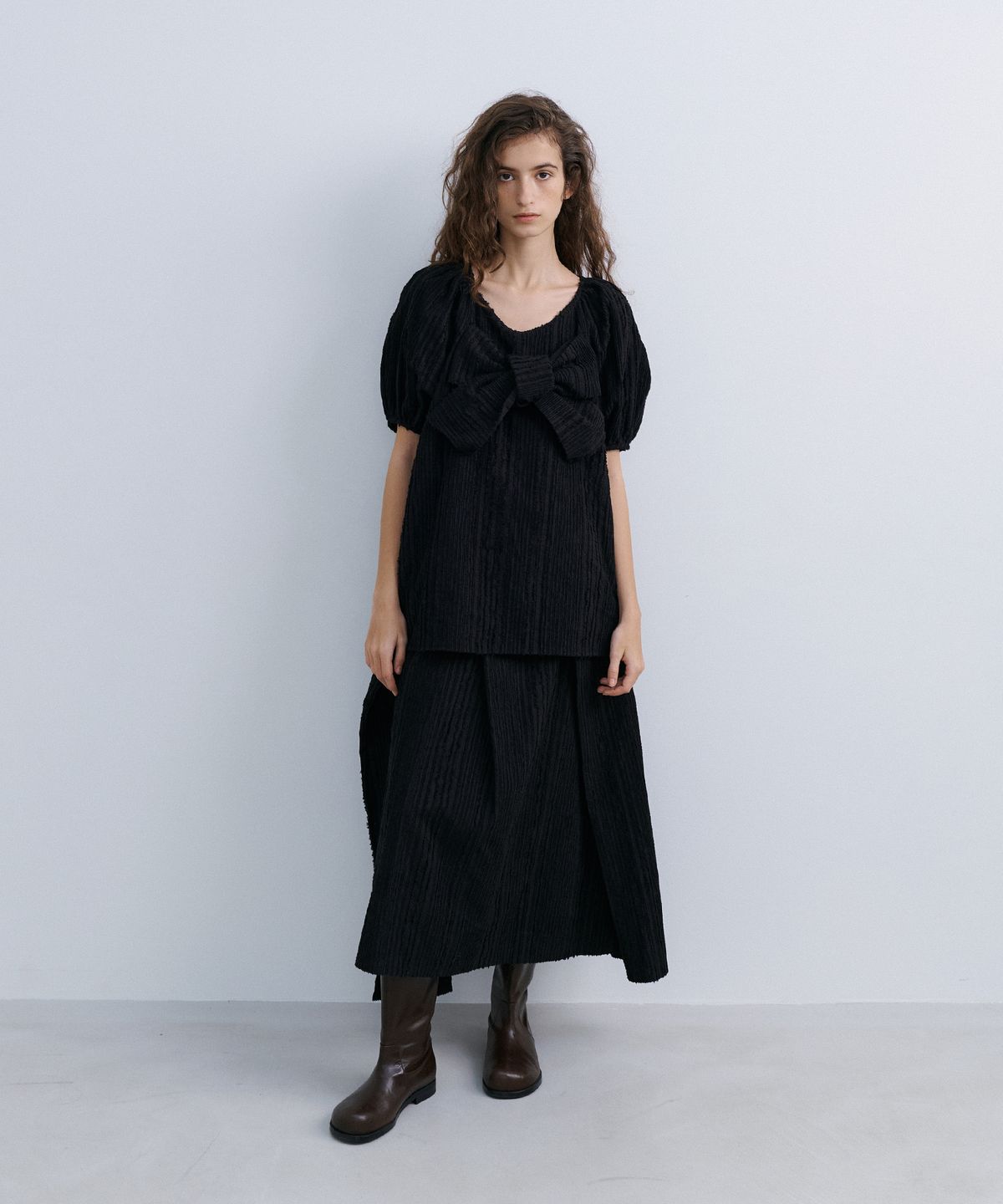 에핑글러(EPINGLER) ORIGAMI RIBBON PATCHED BLOUSE - BLACK