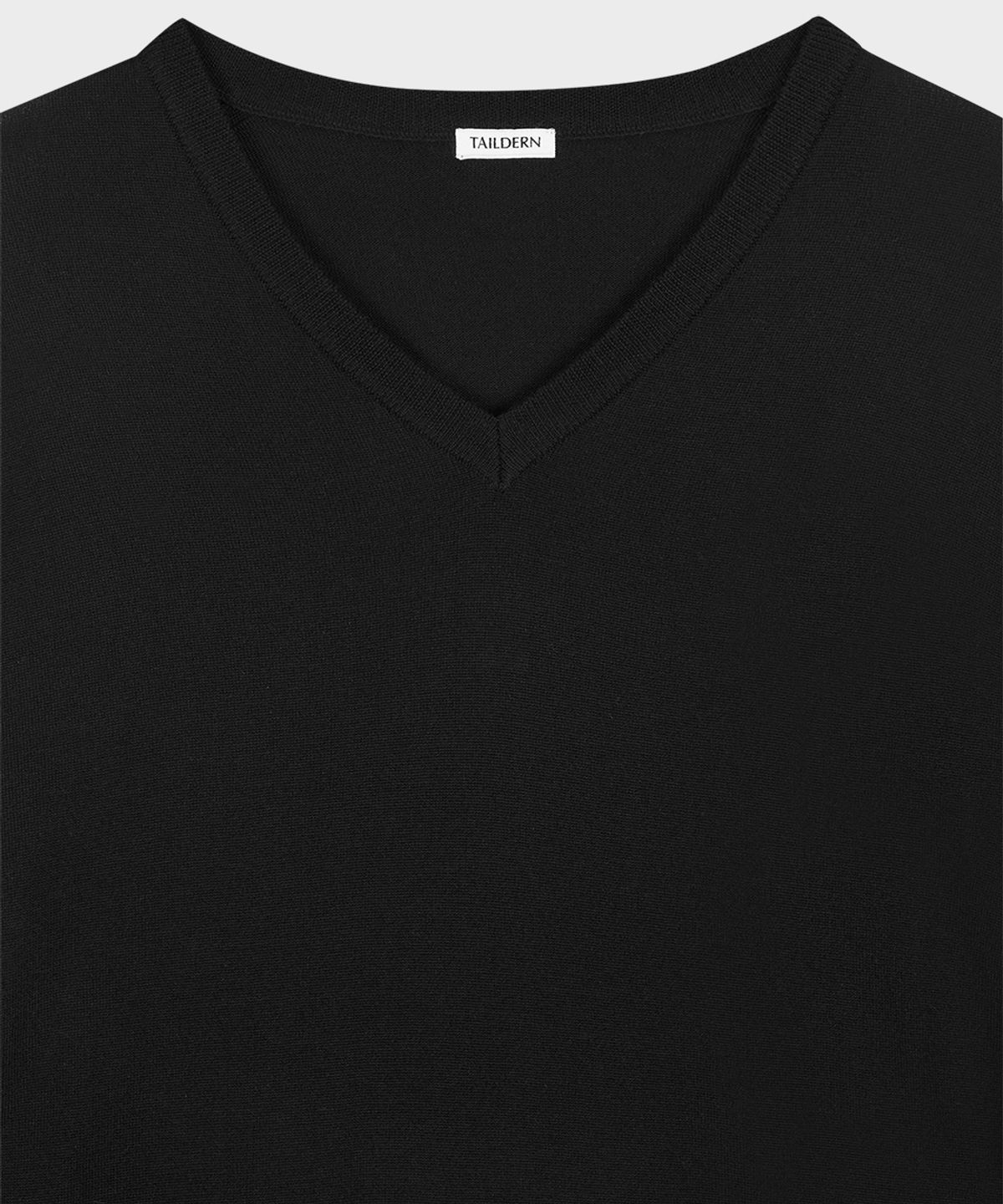 테일던(TAILDERN) Lightweight Wool V-neck Sweater Black
