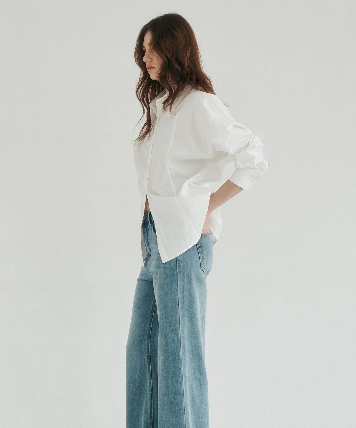 로시로우(LOSSYROW) Back Button Detail Shirt white
