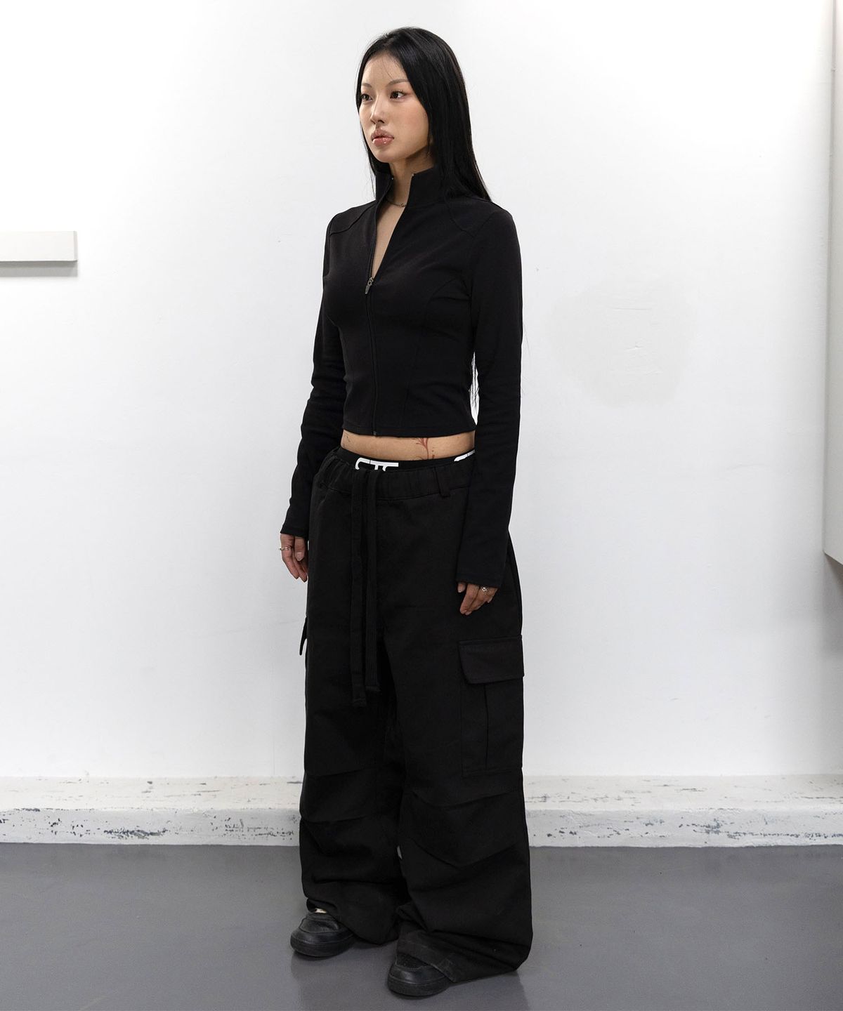 씨티씨(CTC) Leather patch cargo pants (black)