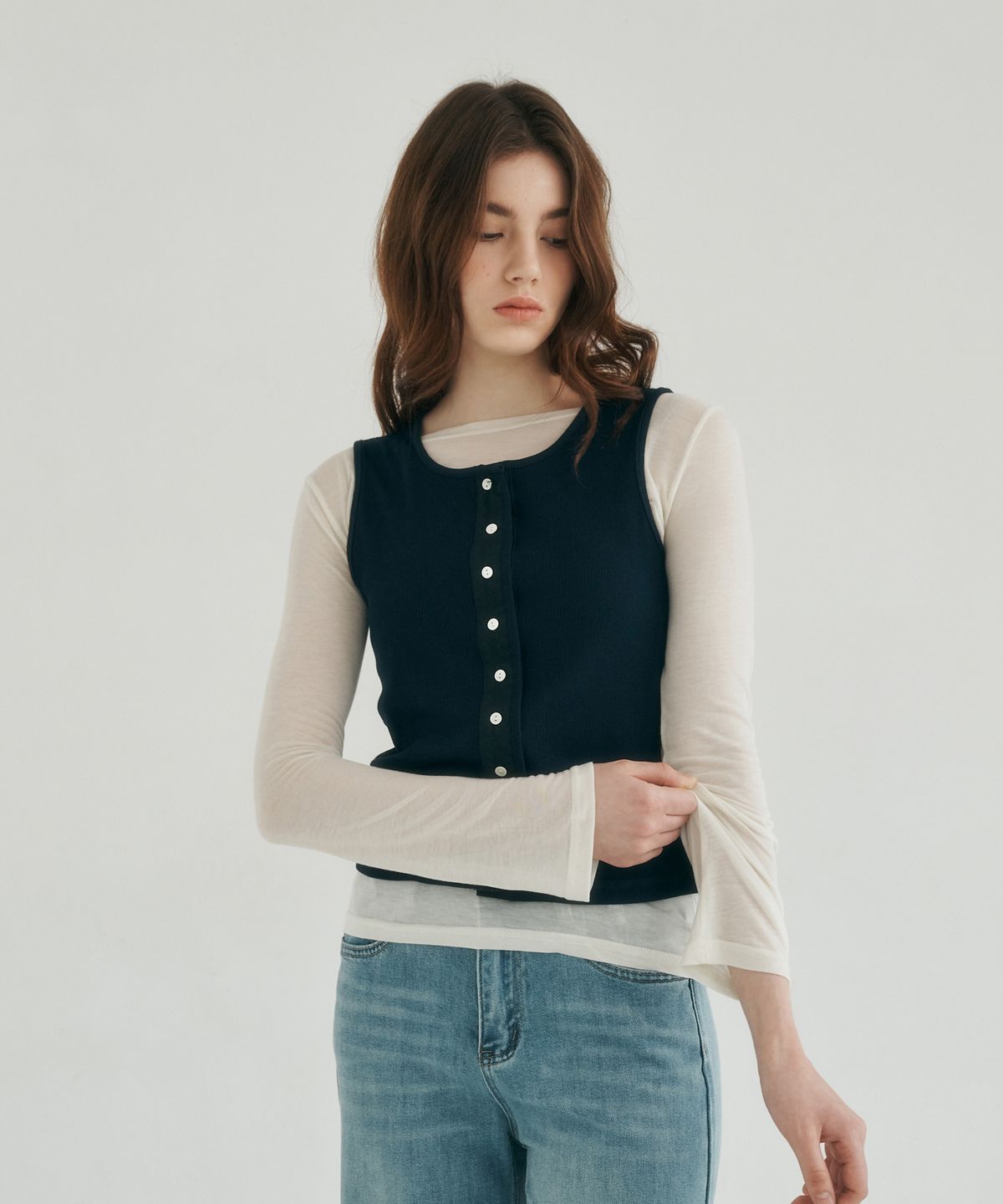로시로우(LOSSYROW) Button Point Sleeveless Top navy