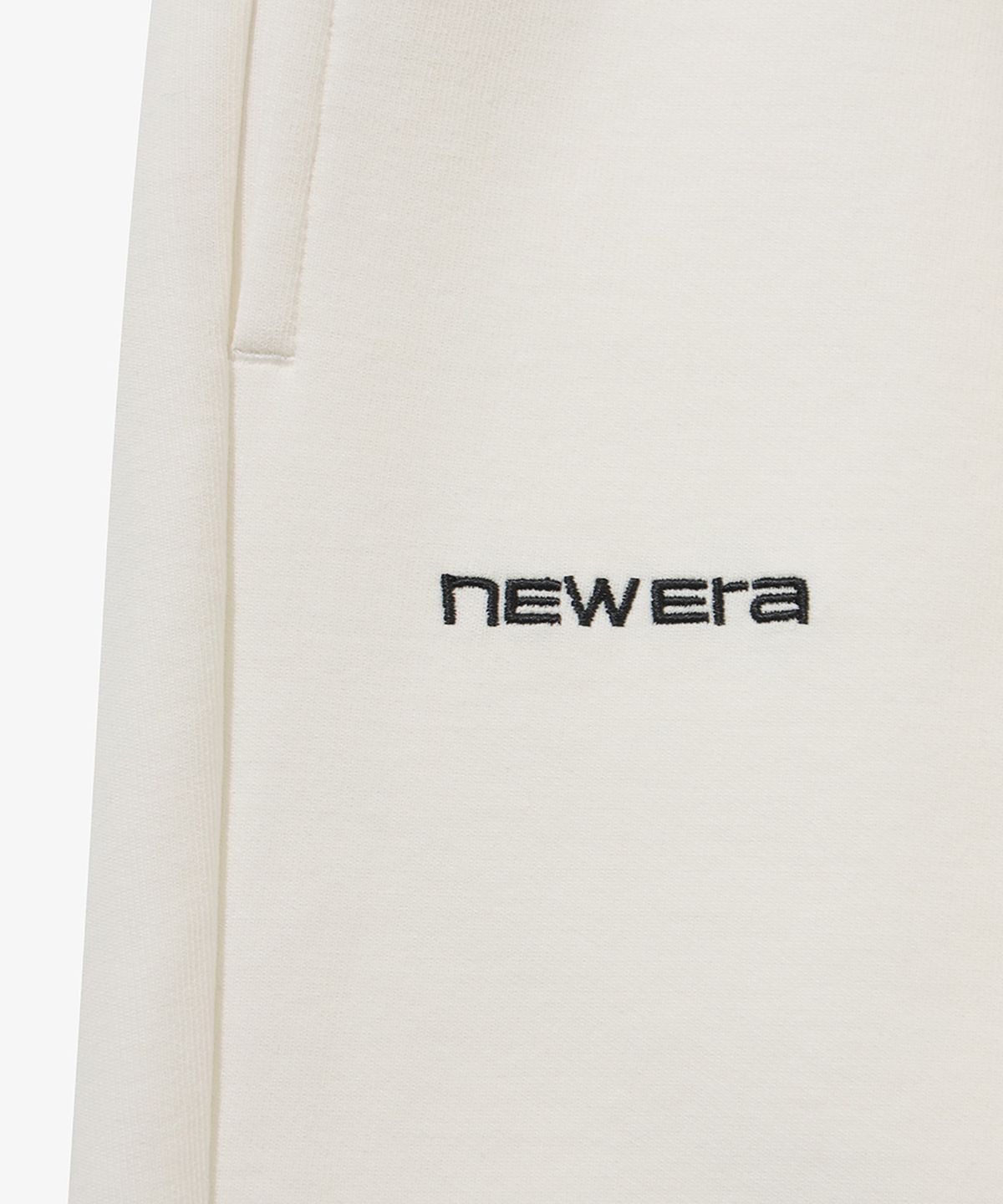 뉴에라(NEW ERA) 와이드 스웨트 하프 팬츠 오프 화이트 14954600