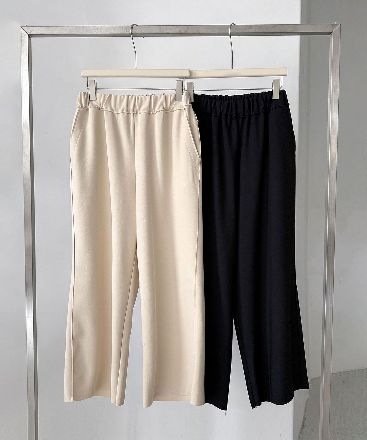 바스카라(VASCARA) Lena Banding Waist Slacks (2colors)