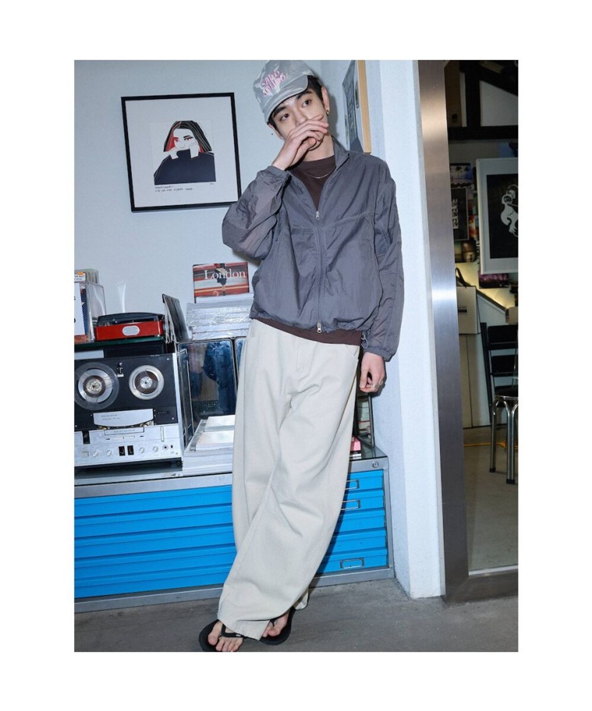 샌드 사운드(SAND SOUND) (UNISEX) 무릎 다트 베럴 레그 팬츠  화이트