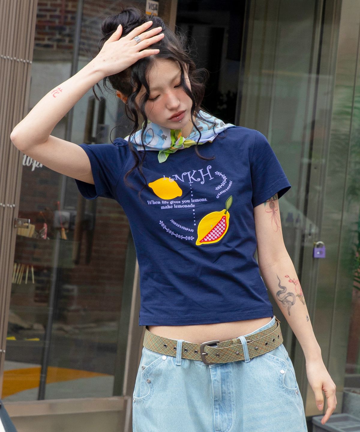 루나키후(RuNaKi'Hu') WXT074 키이로노히 체크 아플리케 티셔츠 (NAVY)