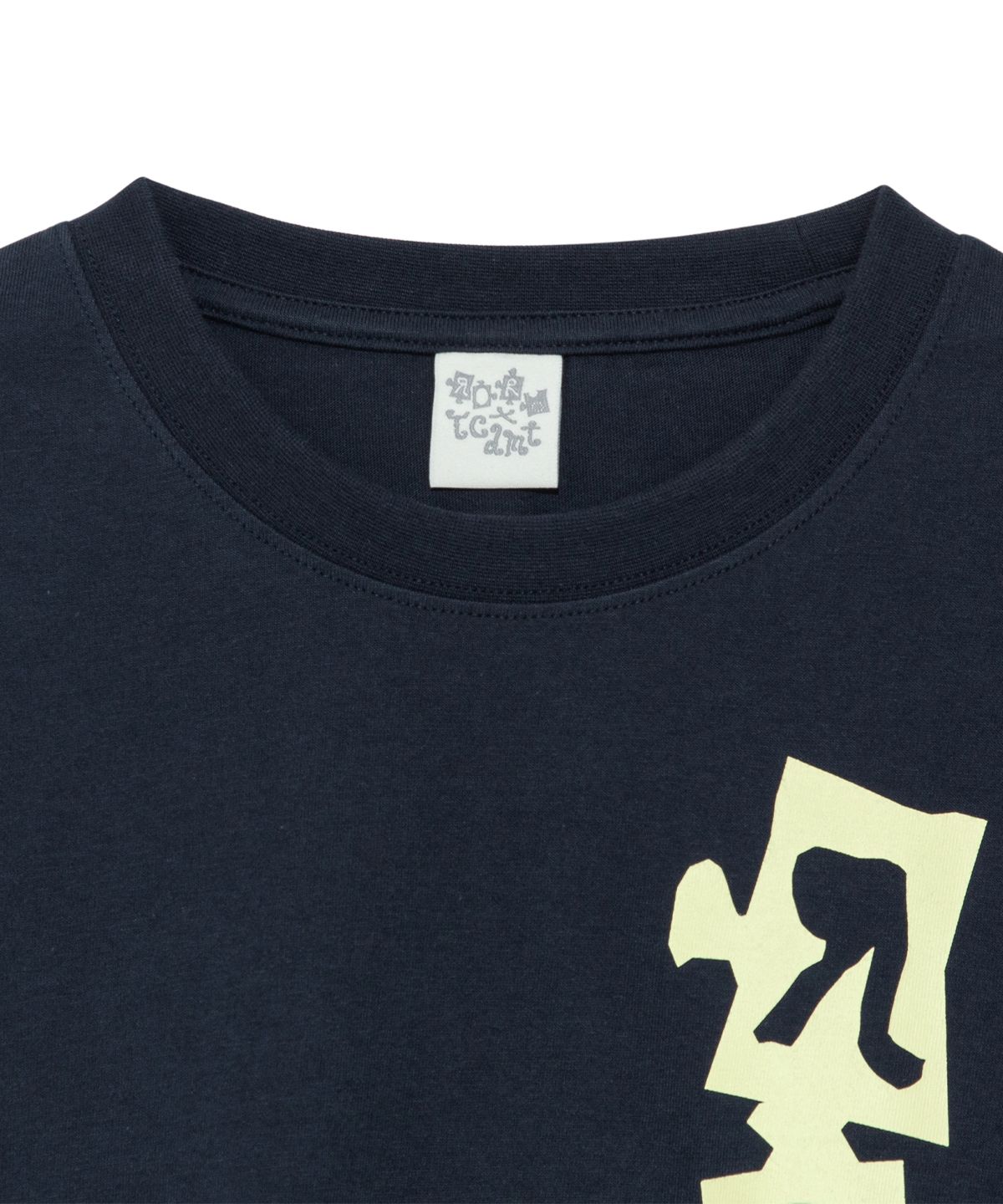 더콜디스트모먼트(THE COLDEST MOMENT) TCM X HANRORO graphic long sleeve (navy)