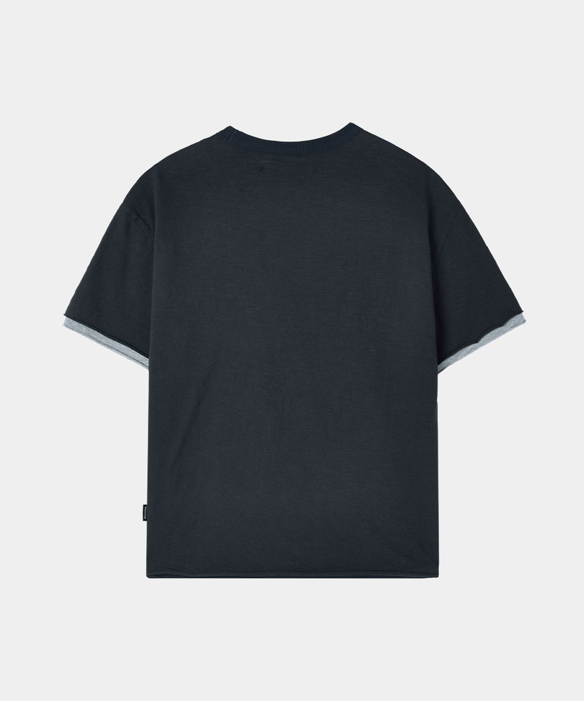 메종미네드(MAISON MINED) MP3 GRAPHIC LAYERED HALF T CHARCOAL