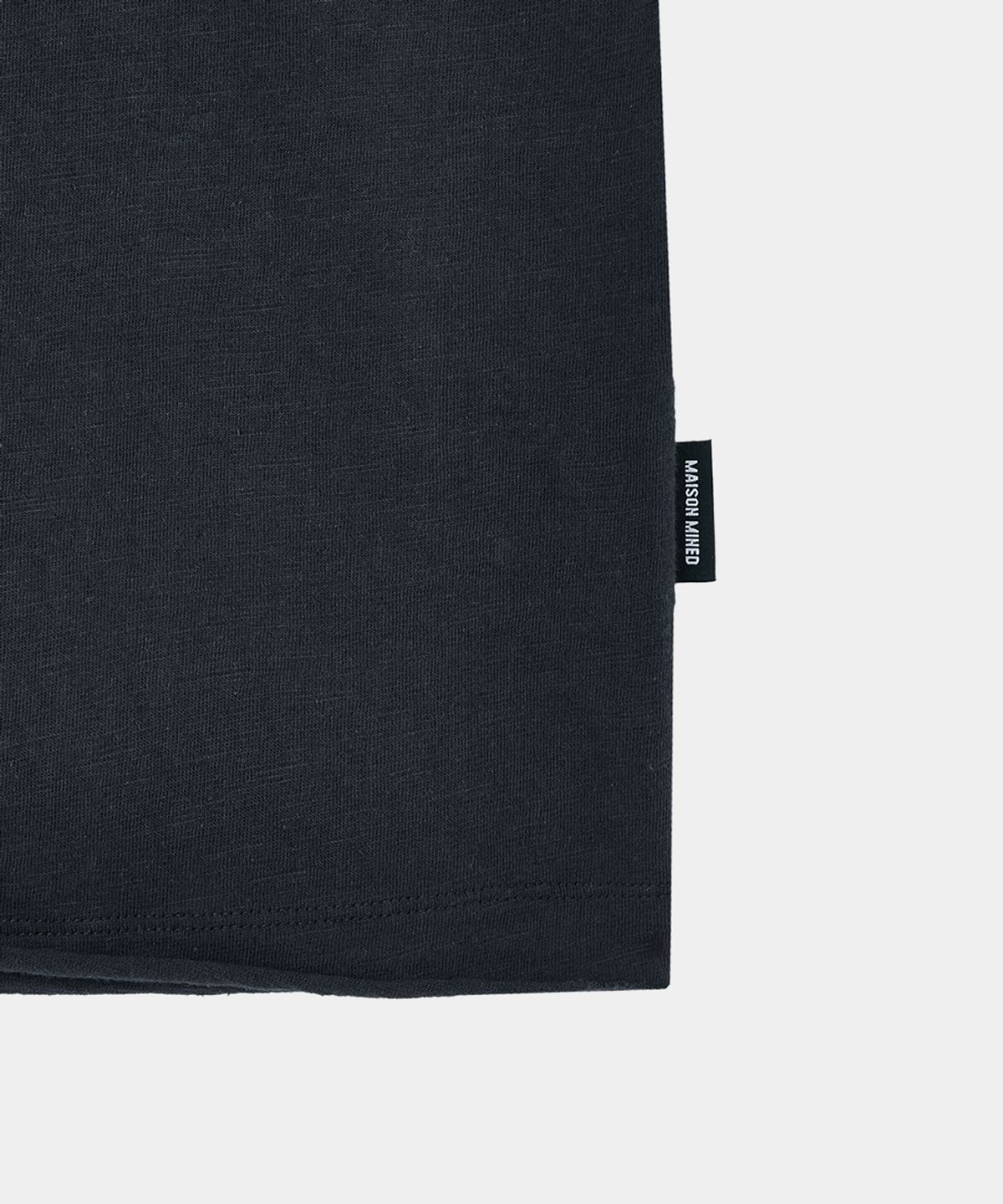 메종미네드(MAISON MINED) MP3 GRAPHIC LAYERED HALF T CHARCOAL