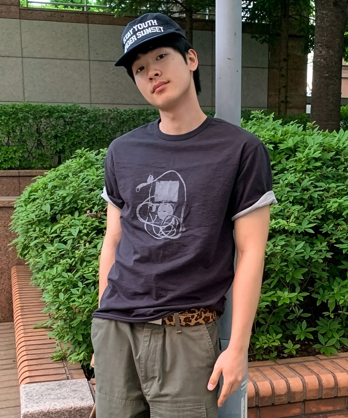 메종미네드(MAISON MINED) MP3 GRAPHIC LAYERED HALF T CHARCOAL