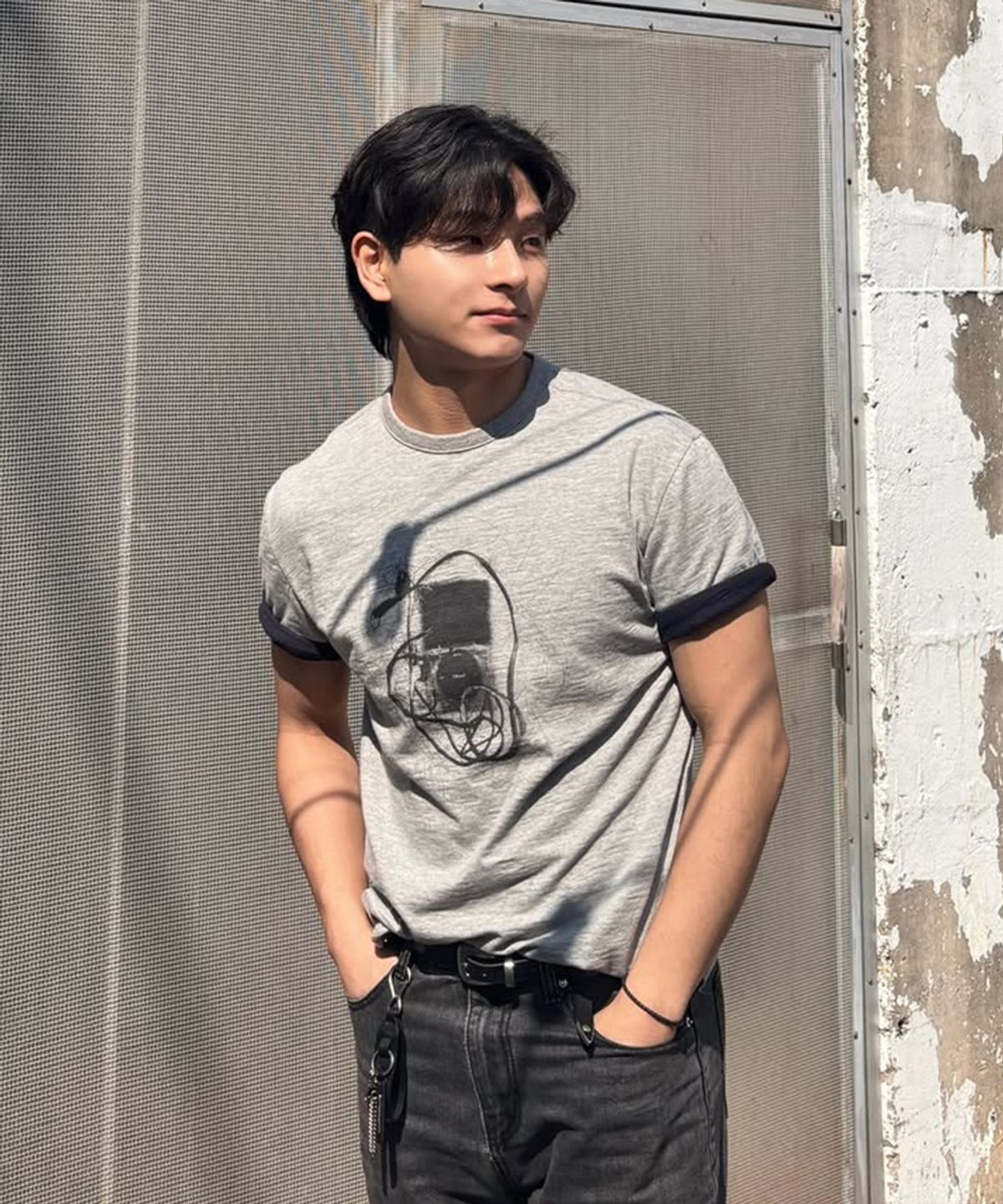 메종미네드(MAISON MINED) MP3 GRAPHIC LAYERED HALF T MELANGE GRAY