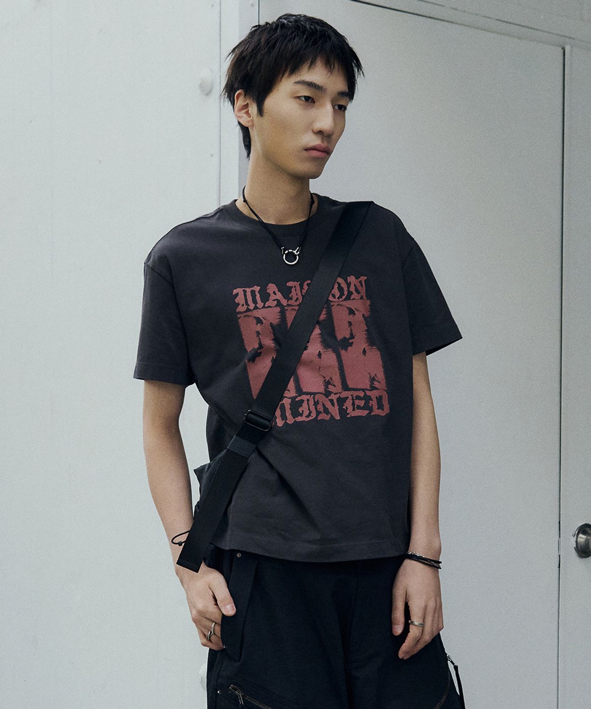 메종미네드(MAISON MINED) FADE DRIFT GRAPHIC CROP HALF T CHARCOAL