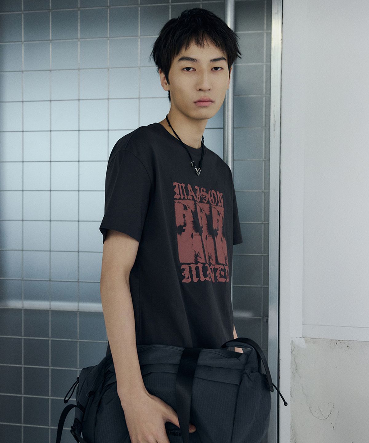 메종미네드(MAISON MINED) FADE DRIFT GRAPHIC CROP HALF T CHARCOAL