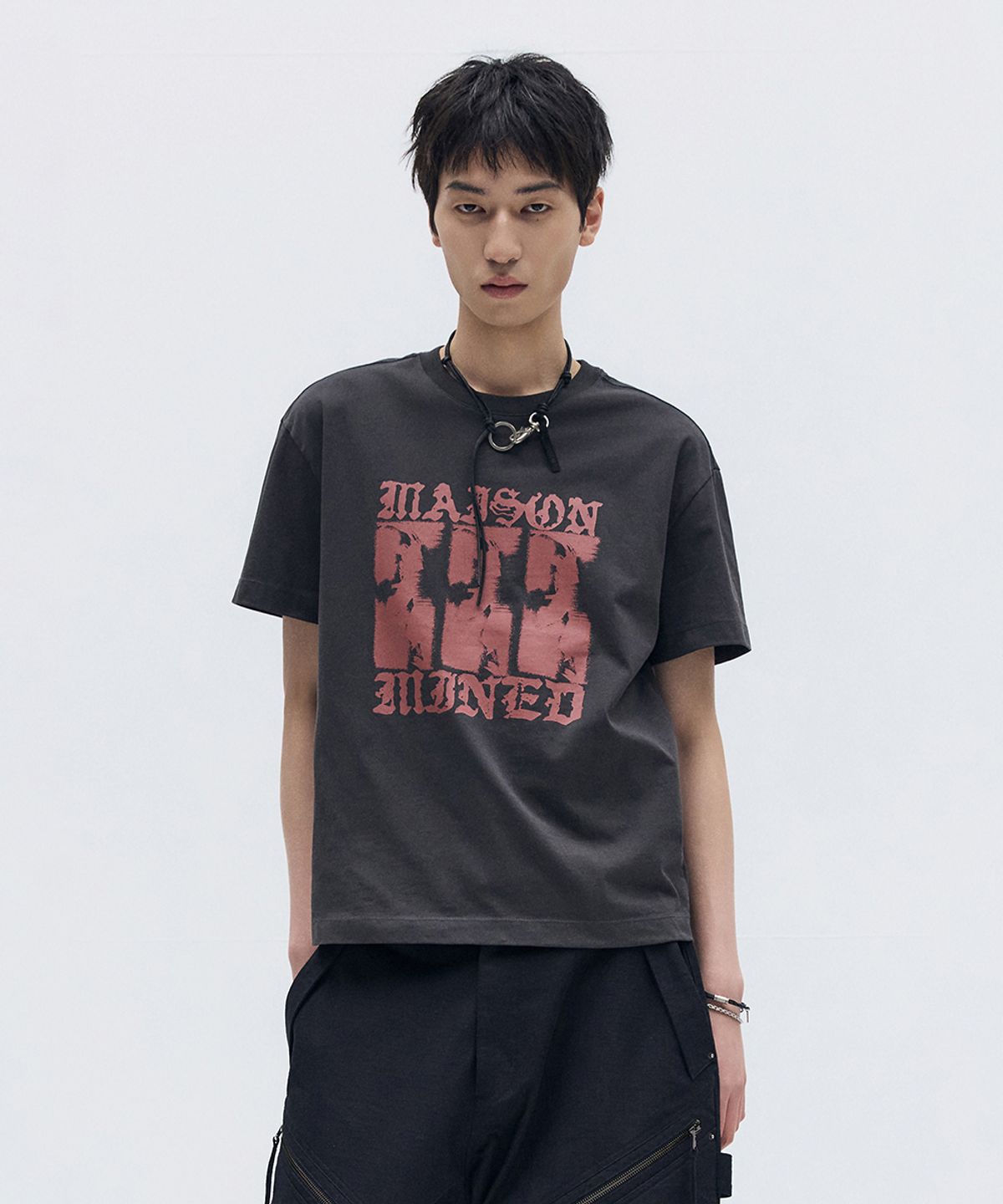 메종미네드(MAISON MINED) FADE DRIFT GRAPHIC CROP HALF T CHARCOAL