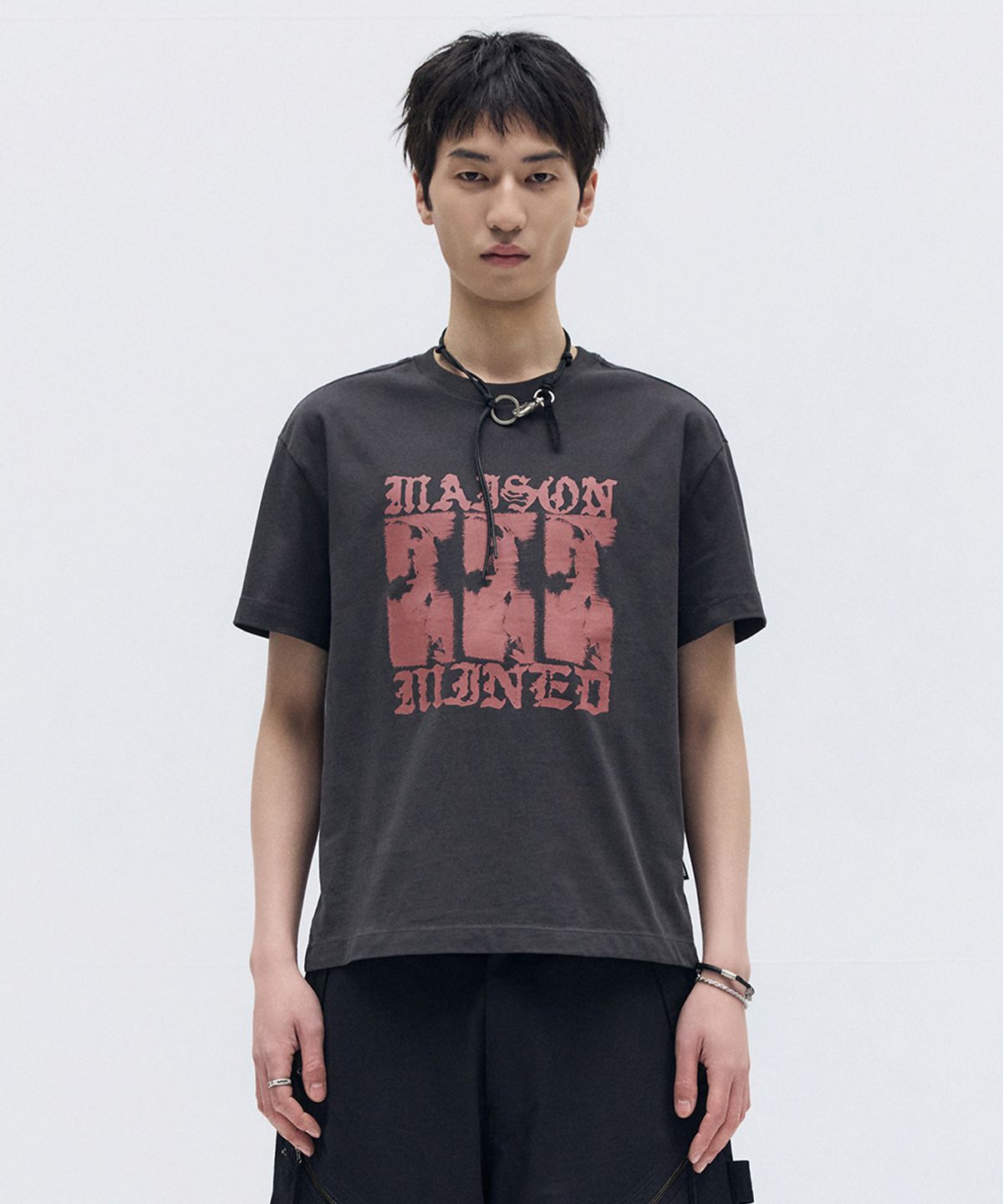 메종미네드(MAISON MINED) FADE DRIFT GRAPHIC CROP HALF T CHARCOAL