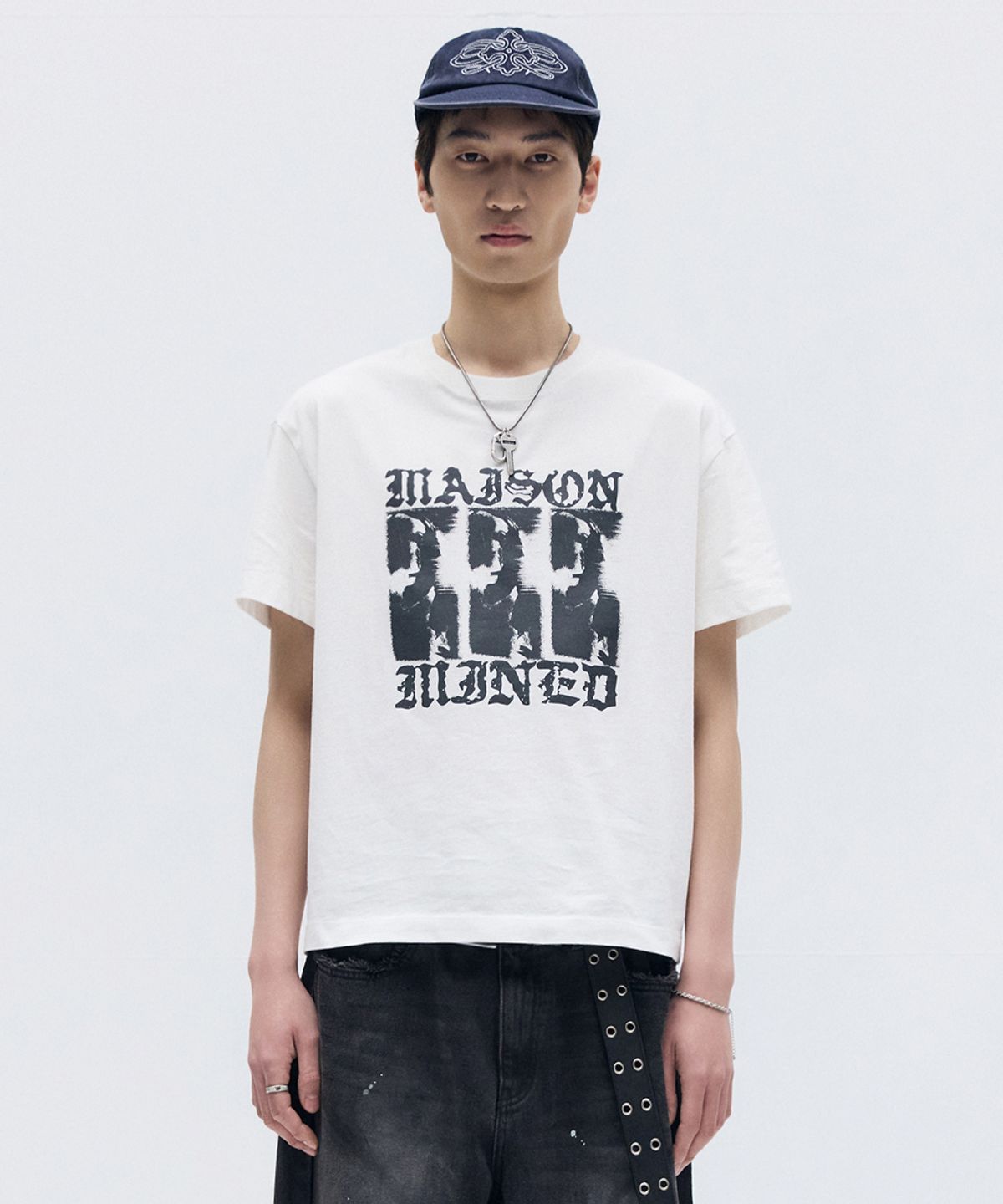메종미네드(MAISON MINED) FADE DRIFT GRAPHIC CROP HALF T WHITE