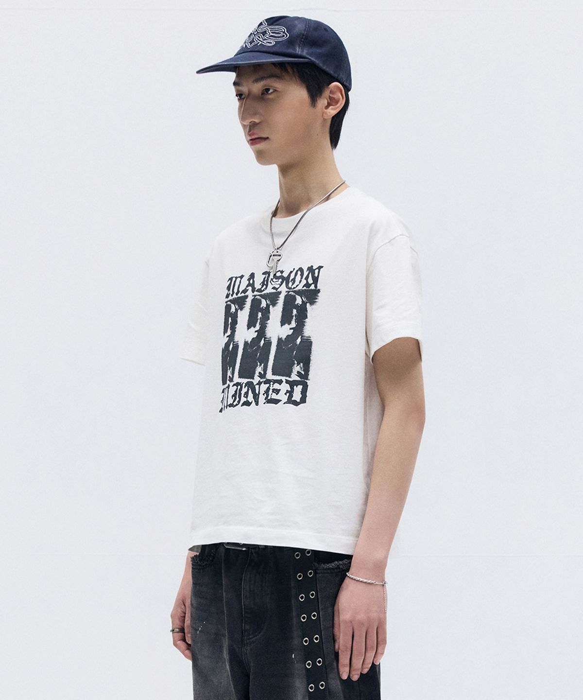 메종미네드(MAISON MINED) FADE DRIFT GRAPHIC CROP HALF T WHITE