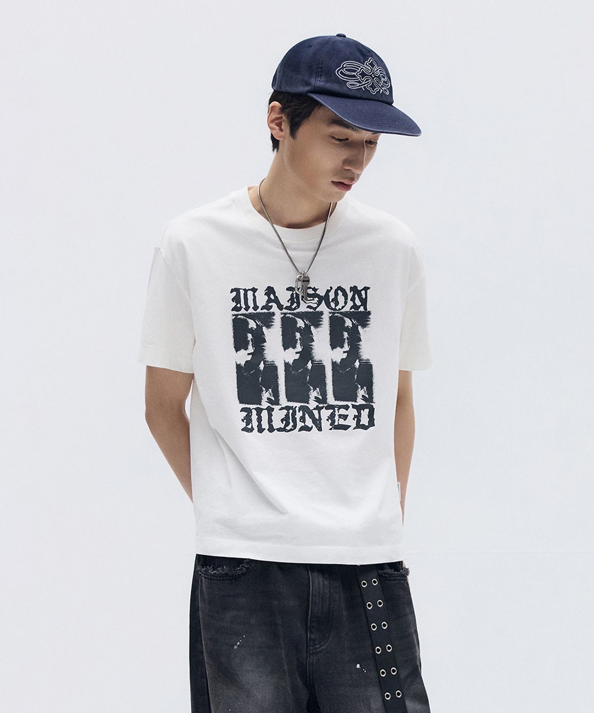메종미네드(MAISON MINED) FADE DRIFT GRAPHIC CROP HALF T WHITE