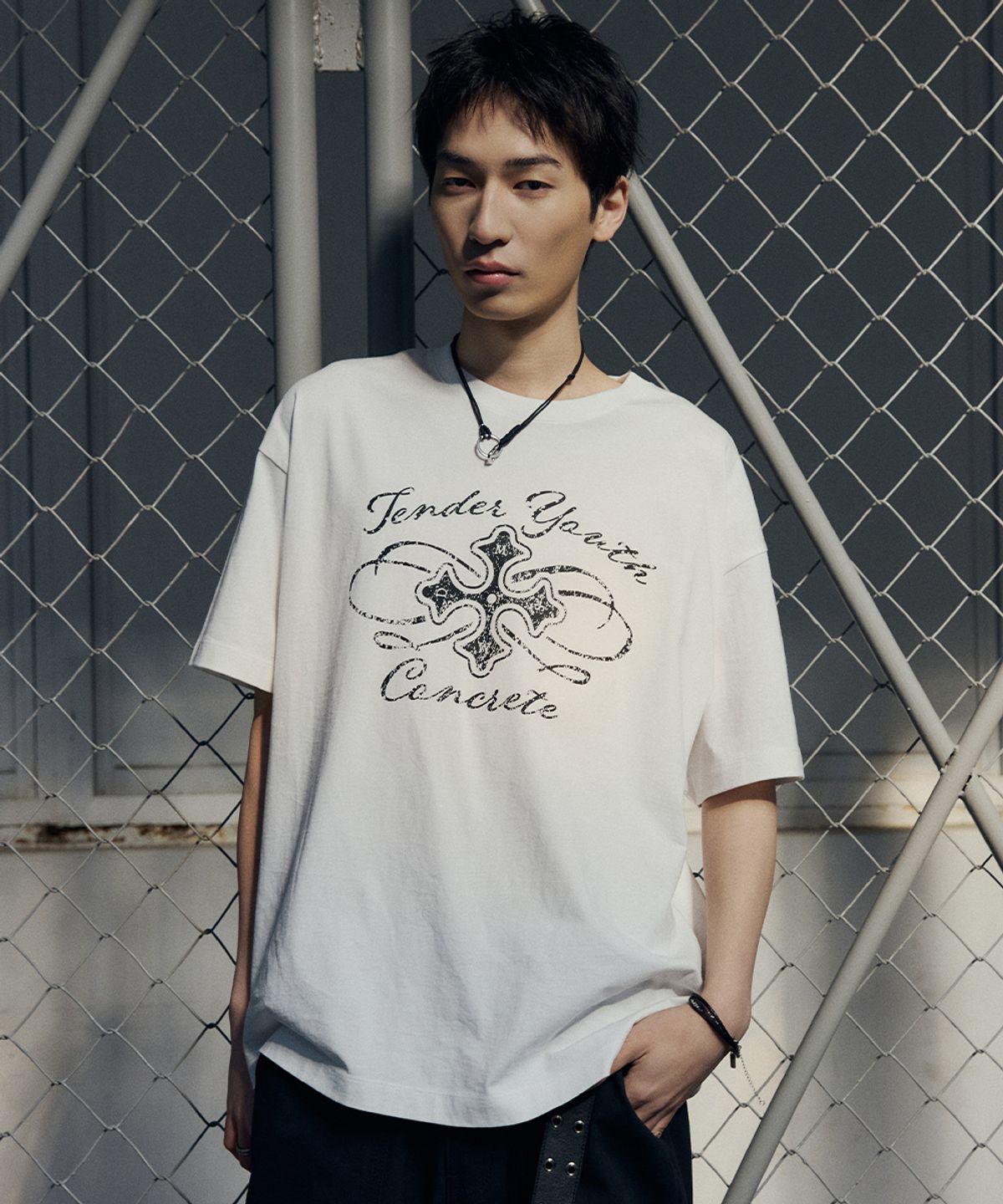 메종미네드(MAISON MINED) CELTIC CROSS HALF T WHITE