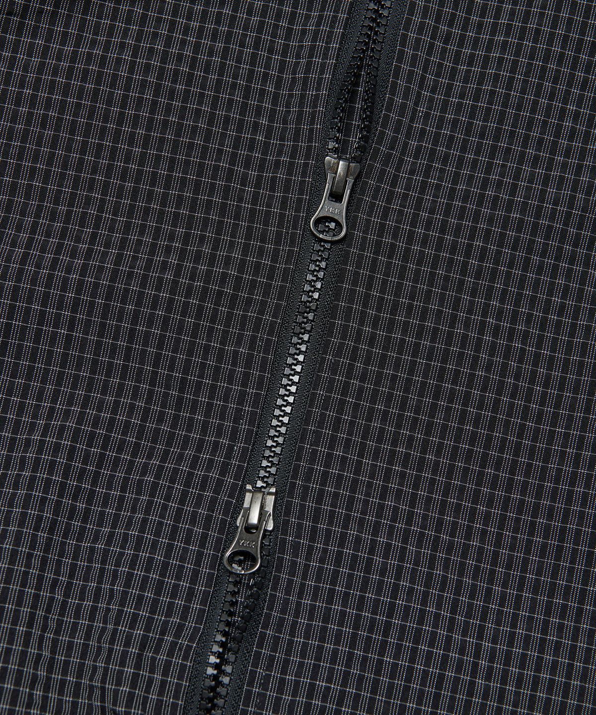 노매뉴얼(NOMANUAL) HOODED CHECK WIND JACKET - BLACK