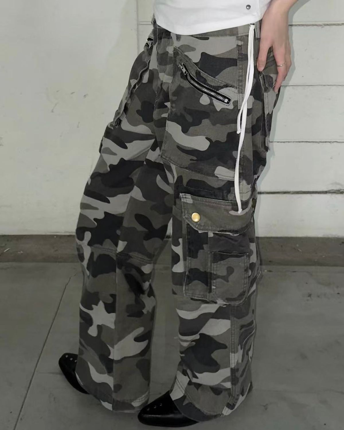 리버뉴스(LIBERALNEWS) Neo-Noir Rebellion CAMO CARGOPANT
