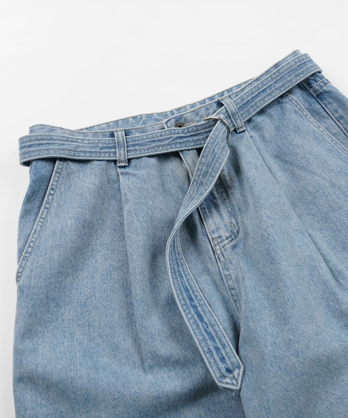 프리즘웍스(FRIZMWORKS) LYOCELL BELTED DENIM SHORTS _ LIGHT BLUE