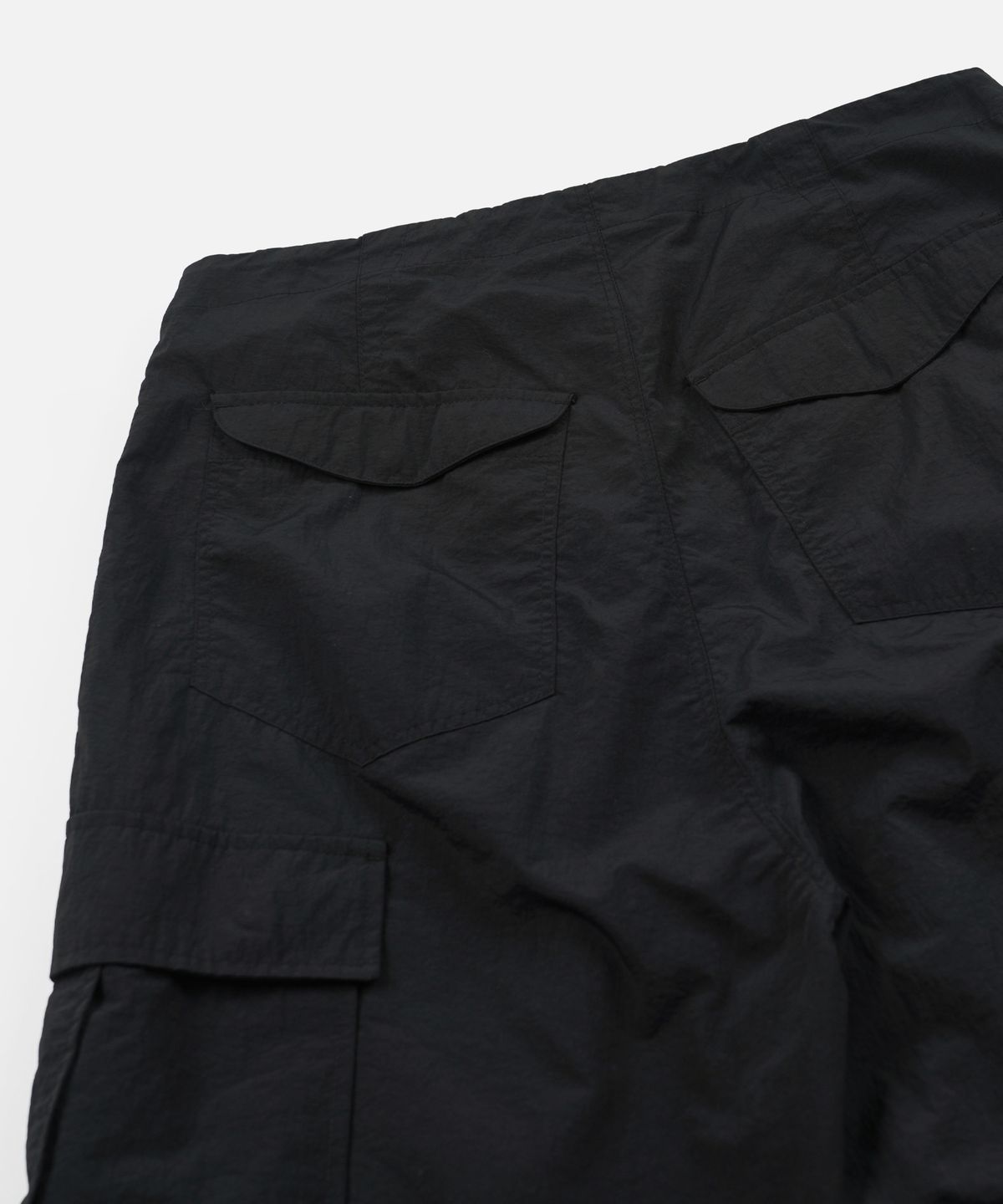 프리즘웍스(FRIZMWORKS) PARACHUTE NYLON BALLOON PANTS _ BLACK